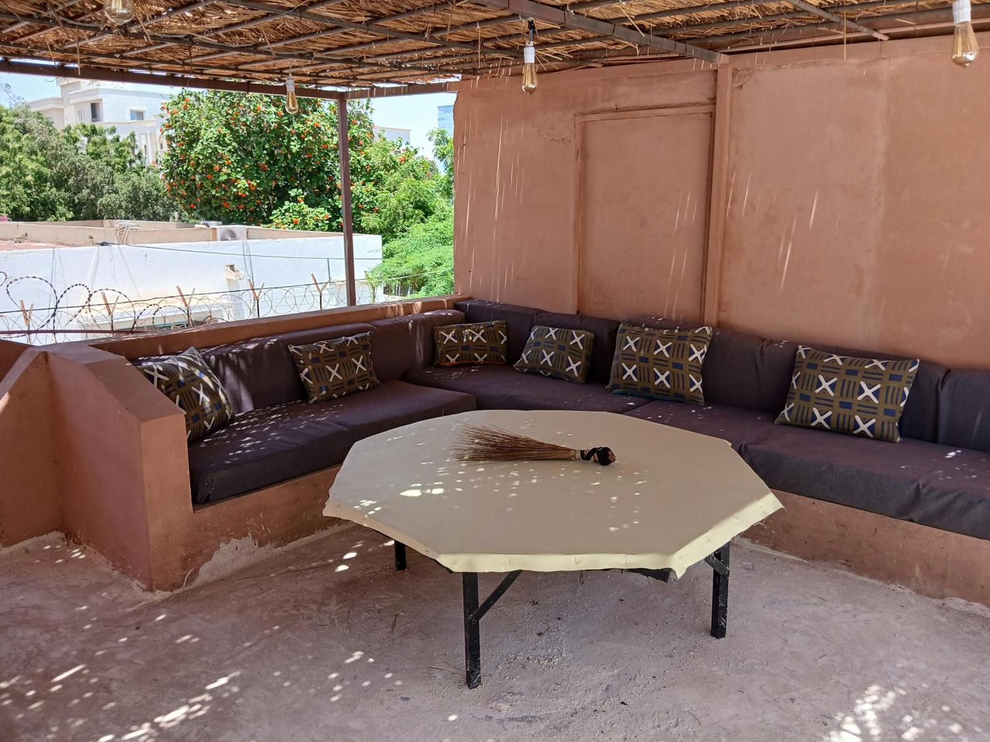 "Par 4 Chemins" - Atypical Stopover Nouakchott Eksteriør billede